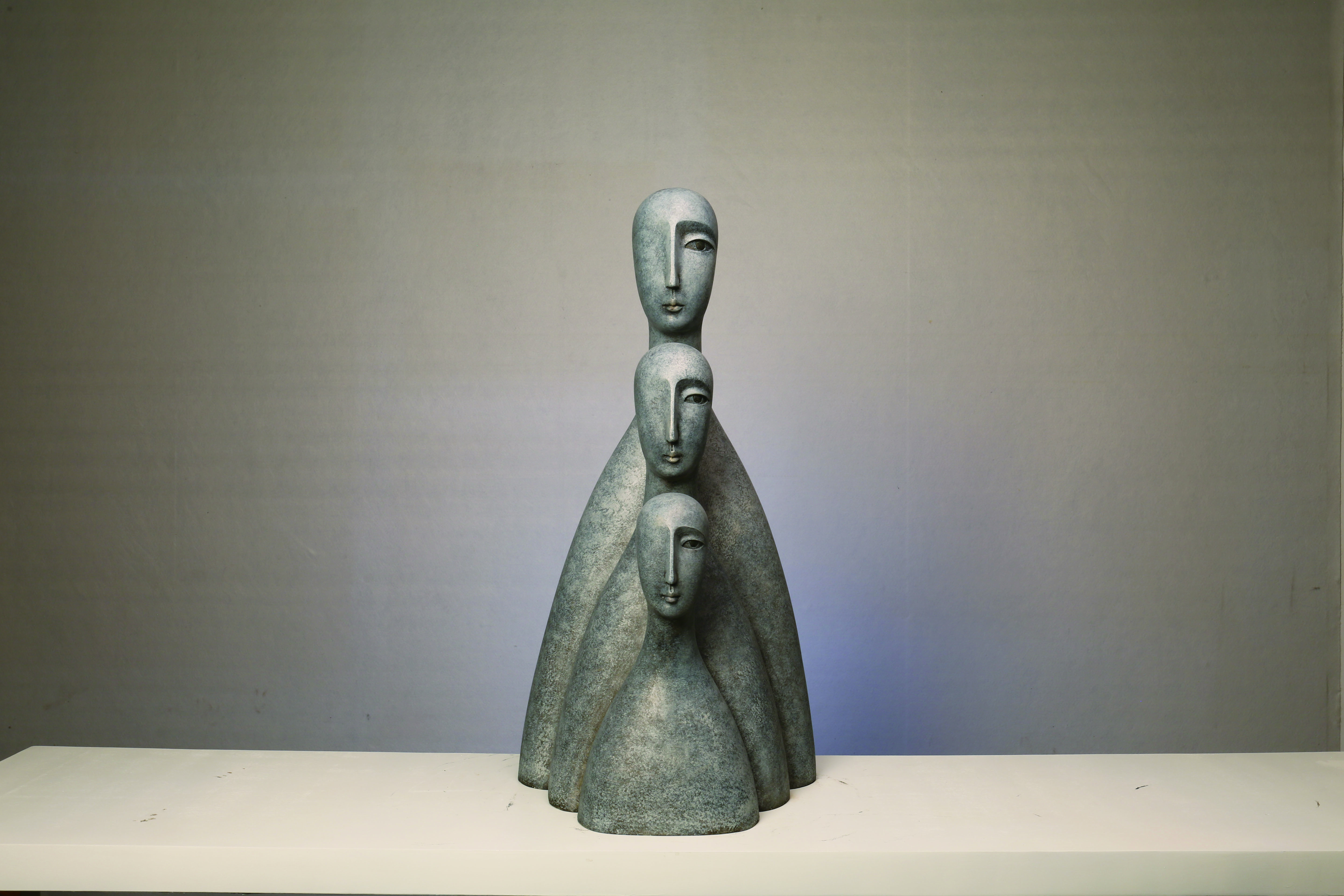 Fang Xu가 2019년에 제작한 청동 조각 《무한 상승》. 크기 41x39x83 cm.