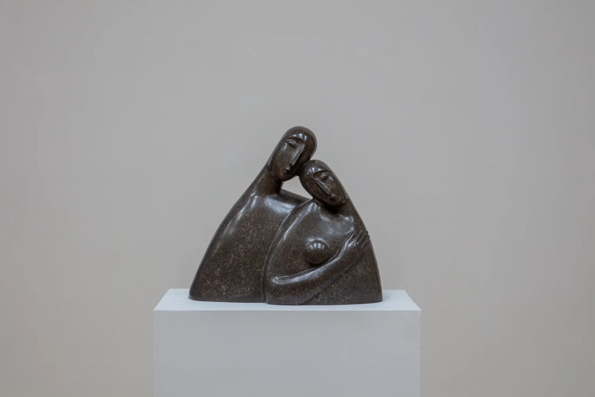 《Dependent companion》, 2018년, 청동, 63 × 27 × 56 cm(24.8 × 10.6 × 22.0 inch).