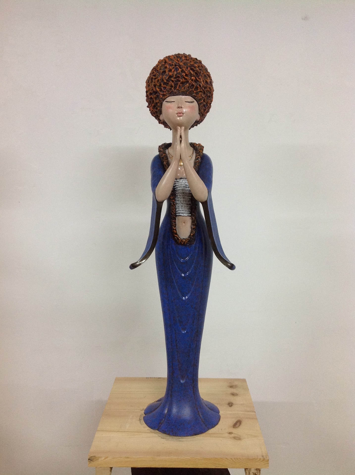 〈Wish〉, 2014년, 착색 청동, 110 × 30 × 25 cm(43.3 × 11.8 × 9.8 inch).