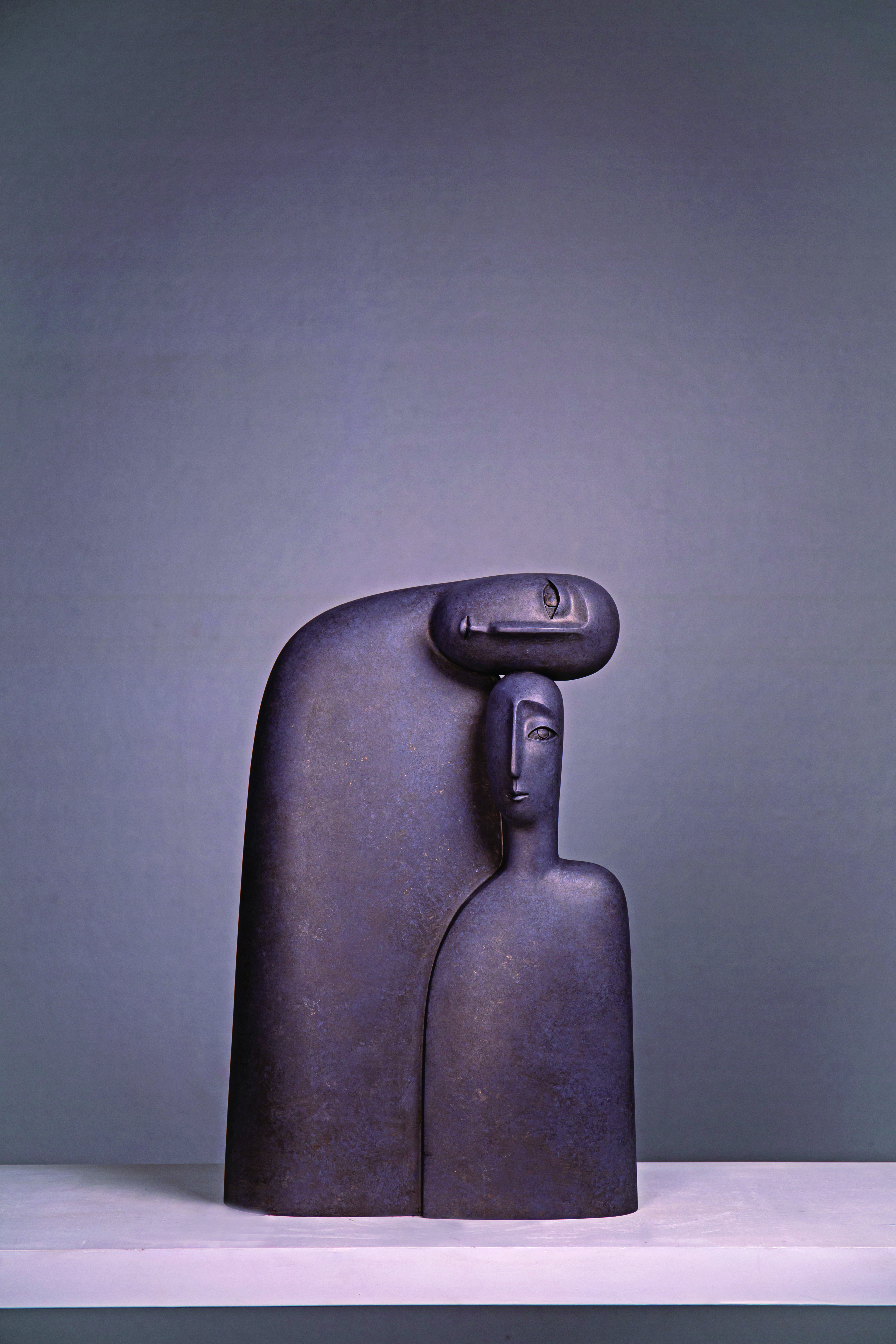《You-me》, 2019년, 화학적 파티나를 입힌 청동, 41 × 39 × 83 cm(16.1 × 15.4 × 32.7 inch).